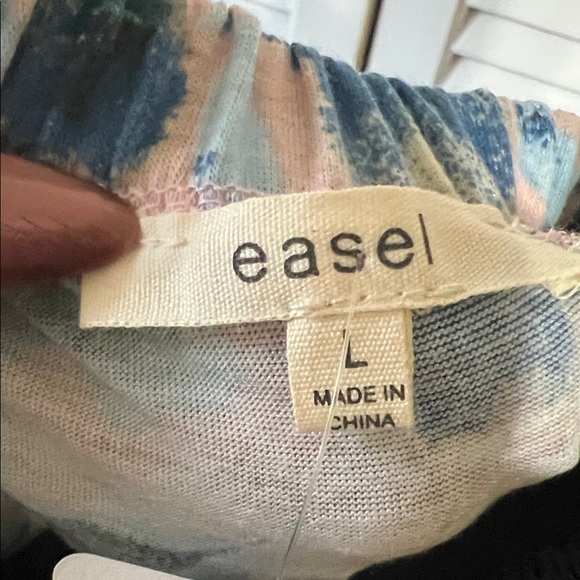 Easel Floral Blouse in Blue and Cream - Picture 2 of 5